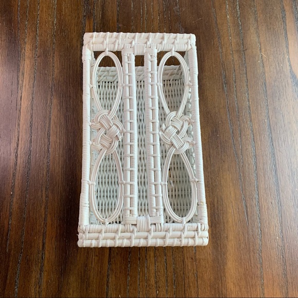 VINTAGE Kleenex Cover Rectangle Tissue Box White Wicker Rattan Cottage core. - Picture 2 of 8